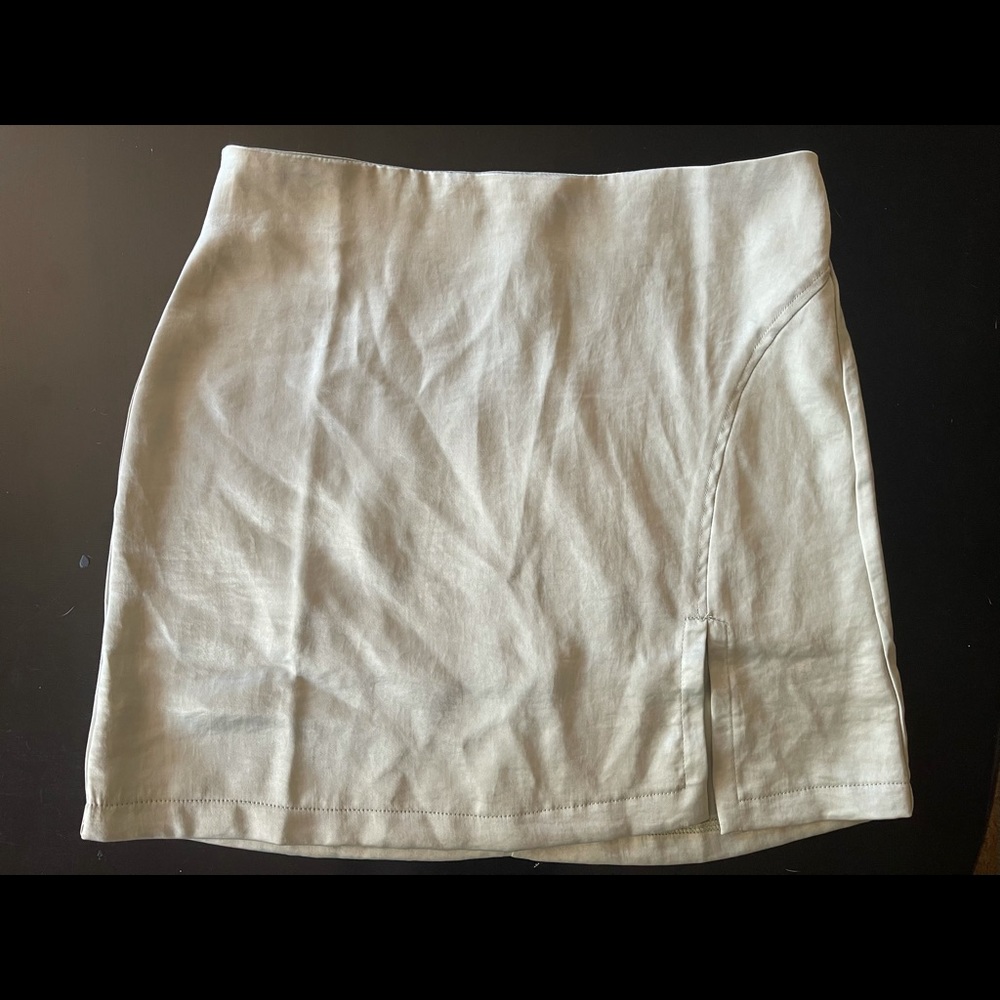 NWOT High Waisted Olive Green Mini Skirt With Slit